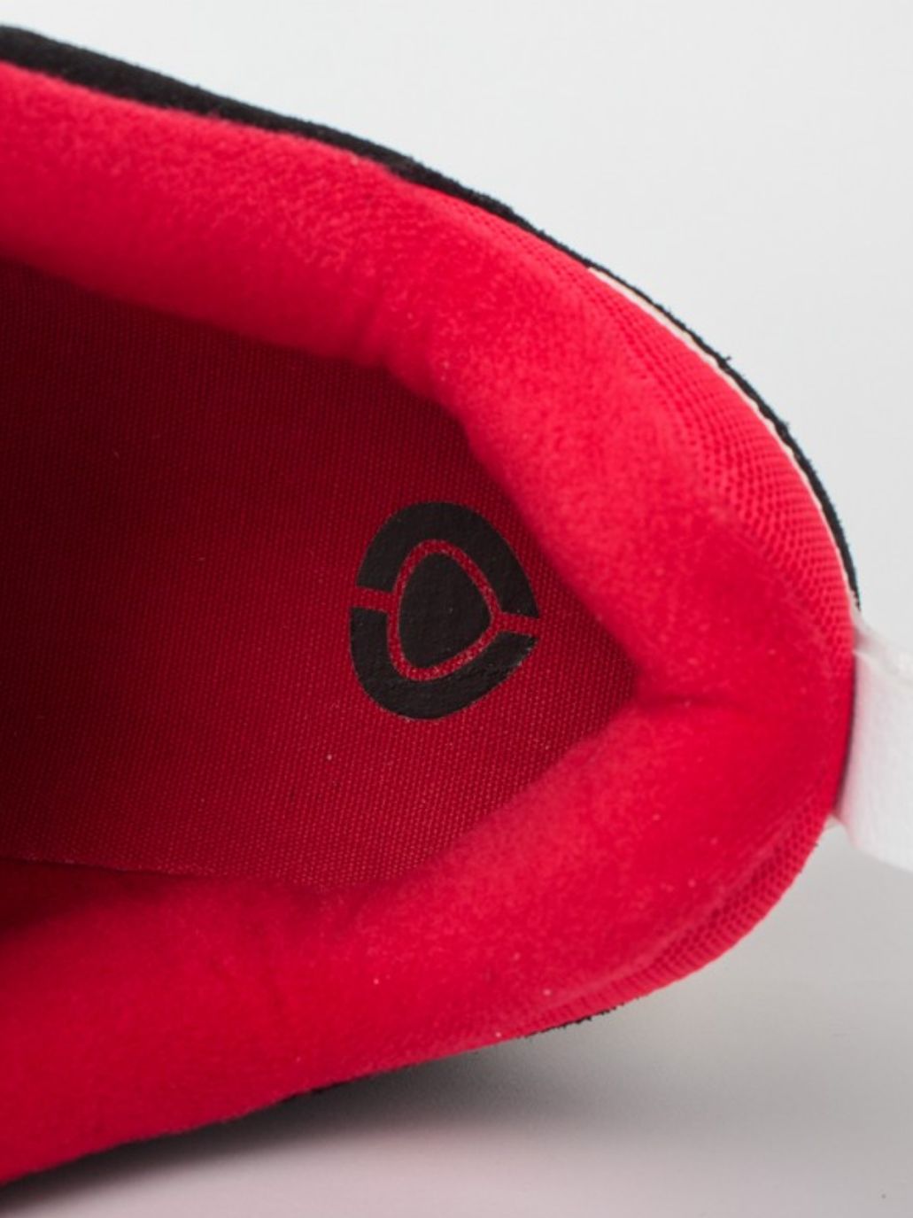 Circa CX201R Black/Red Skate Shoes