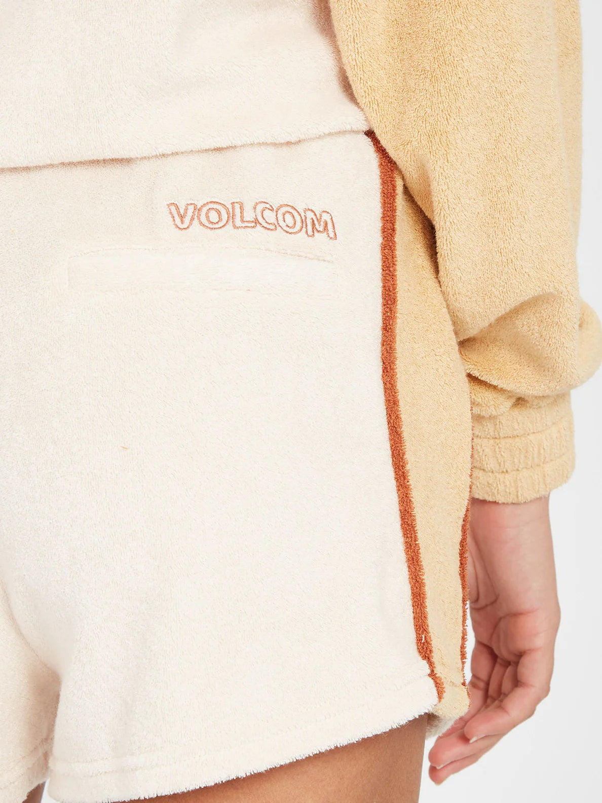 Pantalón corto Volcom Mioumeow - Sand | Mujer Pantalones | Shorts de mujer | Volcom Shop | surfdevils.com