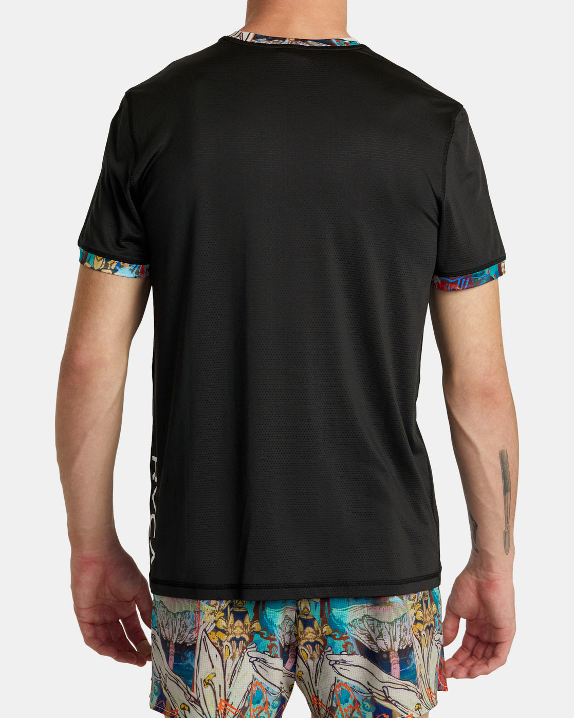 Camiseta Técnica Sage Vaughn x RVCA Runner - Black