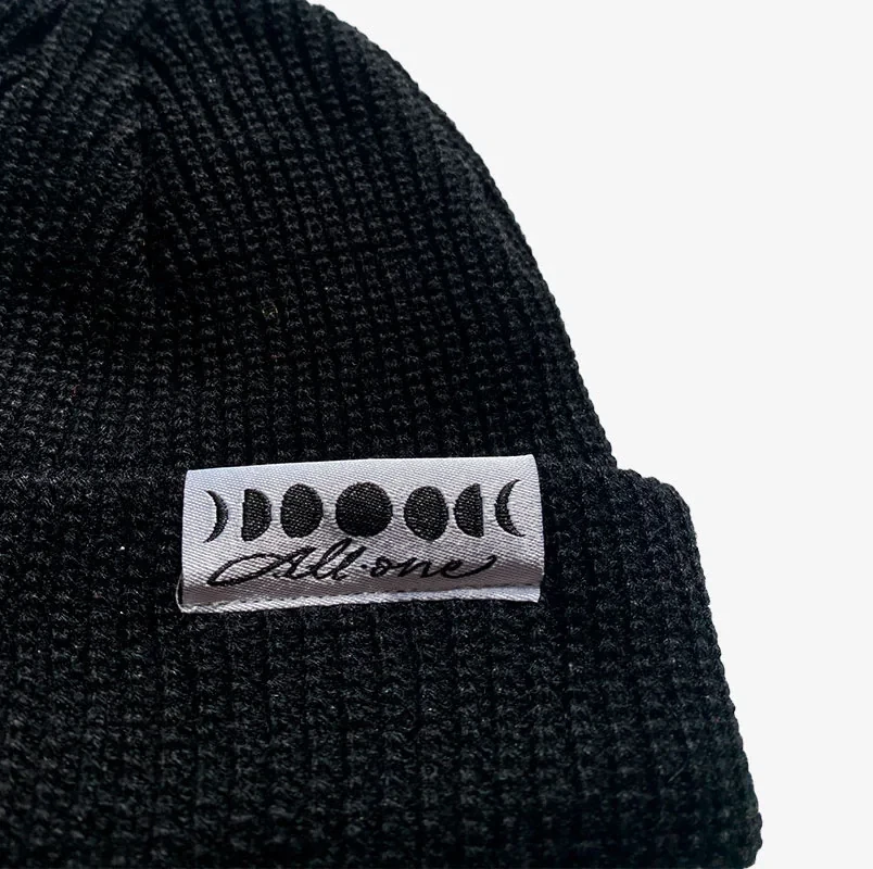 All One MOONPHASES SHORTCUT BEANIE gorro detail 1 | Black