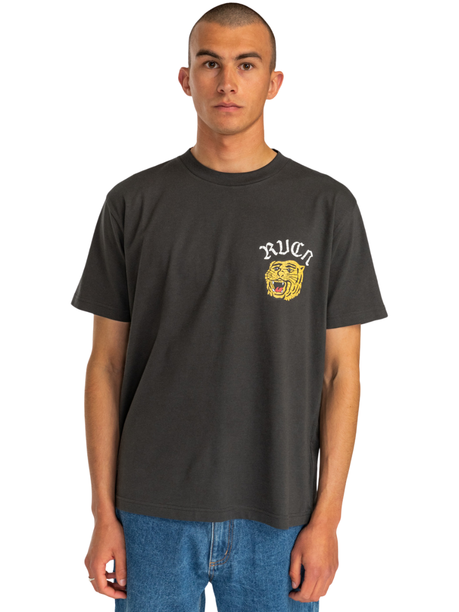 T-Shirt RVCA Chat Sauvage - Pirate Noir | Nouveaux produits | Produits les plus récents | Produits les plus vendus | surfdevils.com