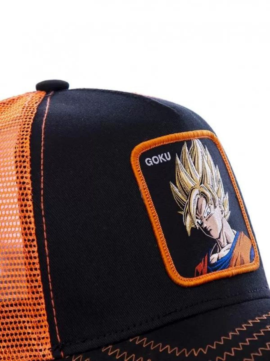Boné Trucker Capslab x Dragon Ball Z (Goku Saiyen) - Preto/Laranja