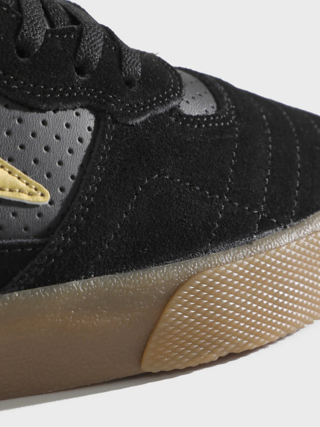 Lakai Cambridge | Bastien Salabanzi