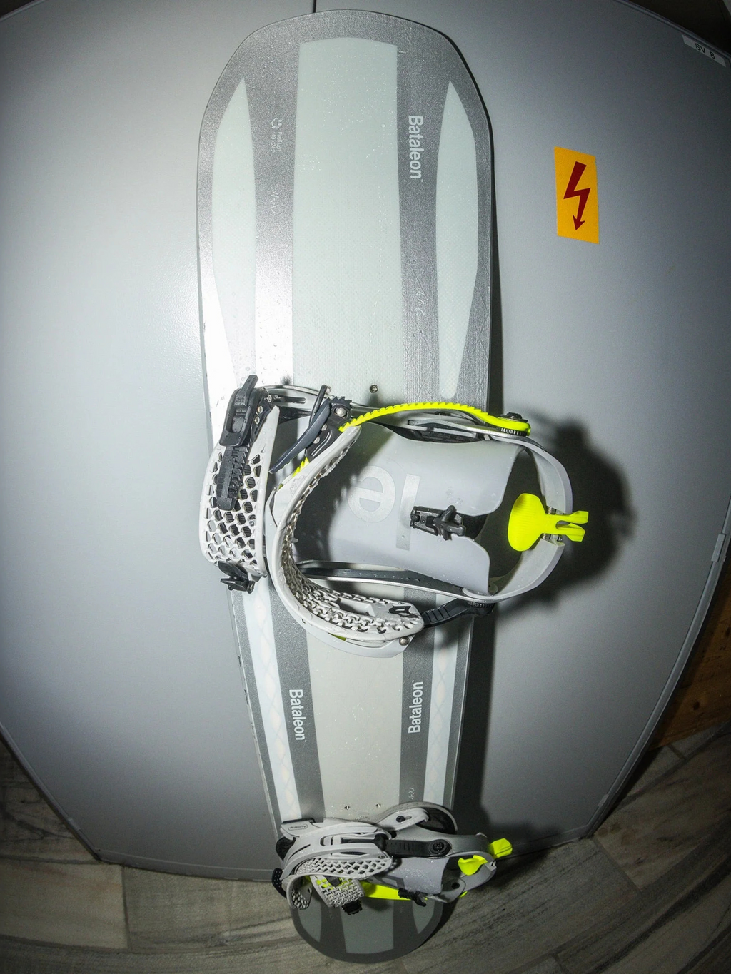 Fijación de snowboard Bataleon Blaster AsymWrap™ FASE® | To Grey