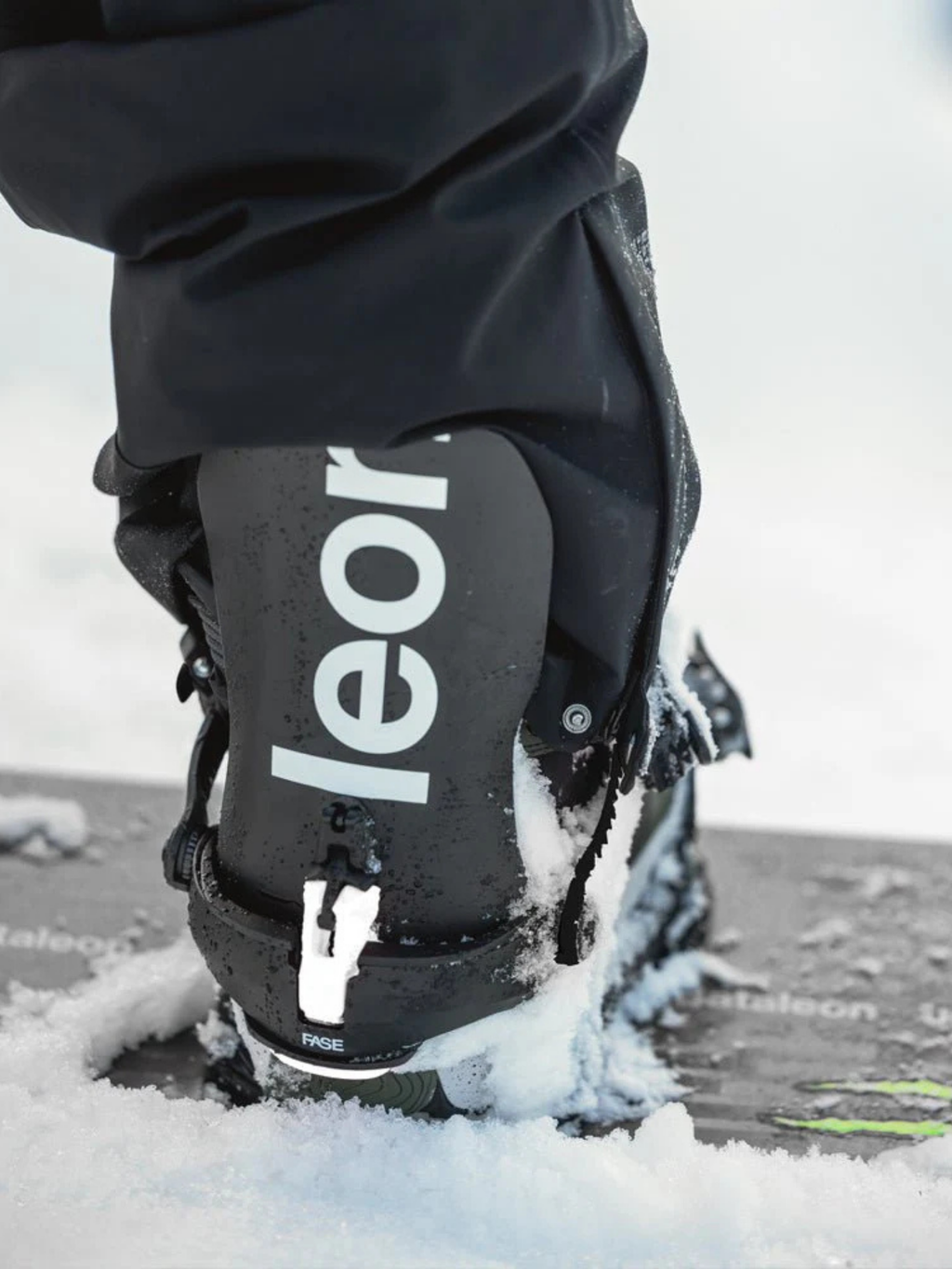 Bataleon Blaster AsymWrap™ FASE® Snowboard Bindings