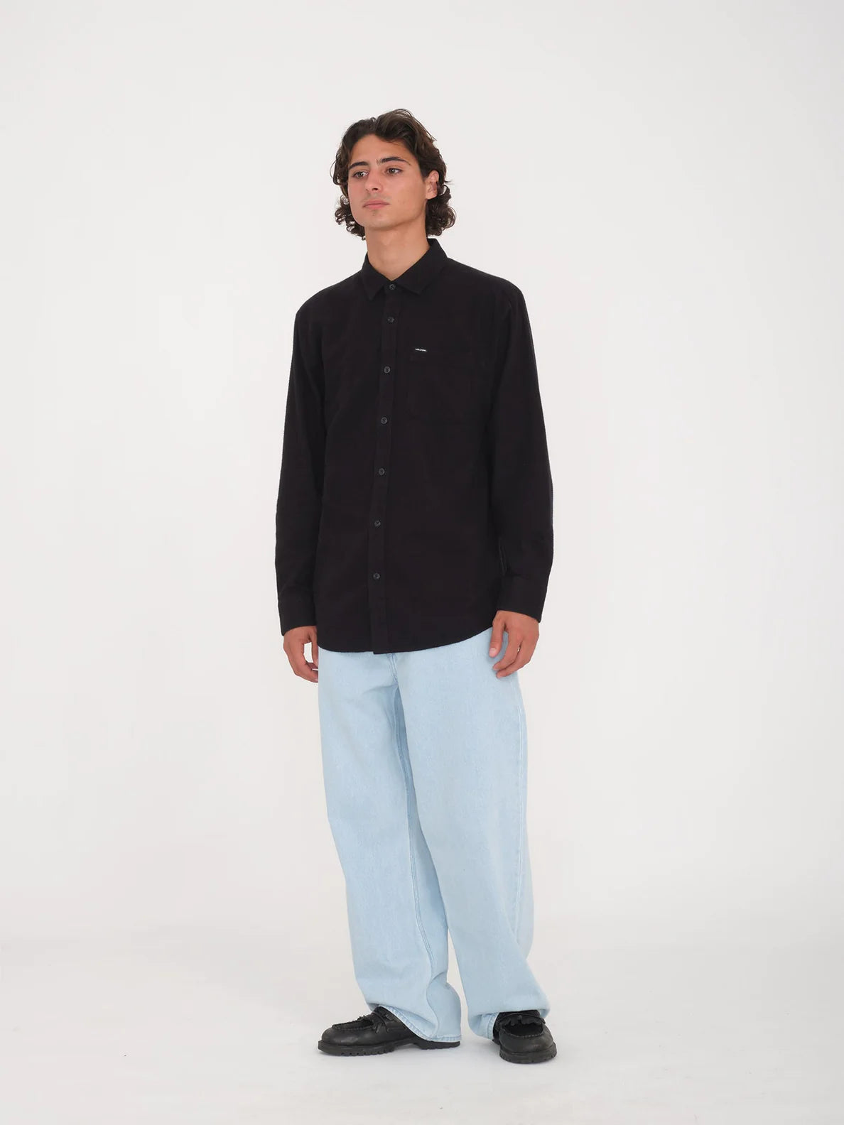 Camisa Manga larga Volcom Caden Solid - Black | Camisas de hombre | Camisas de manga larga | CAMISAS QUE NOS GUSTAN | Volcom Shop | surfdevils.com