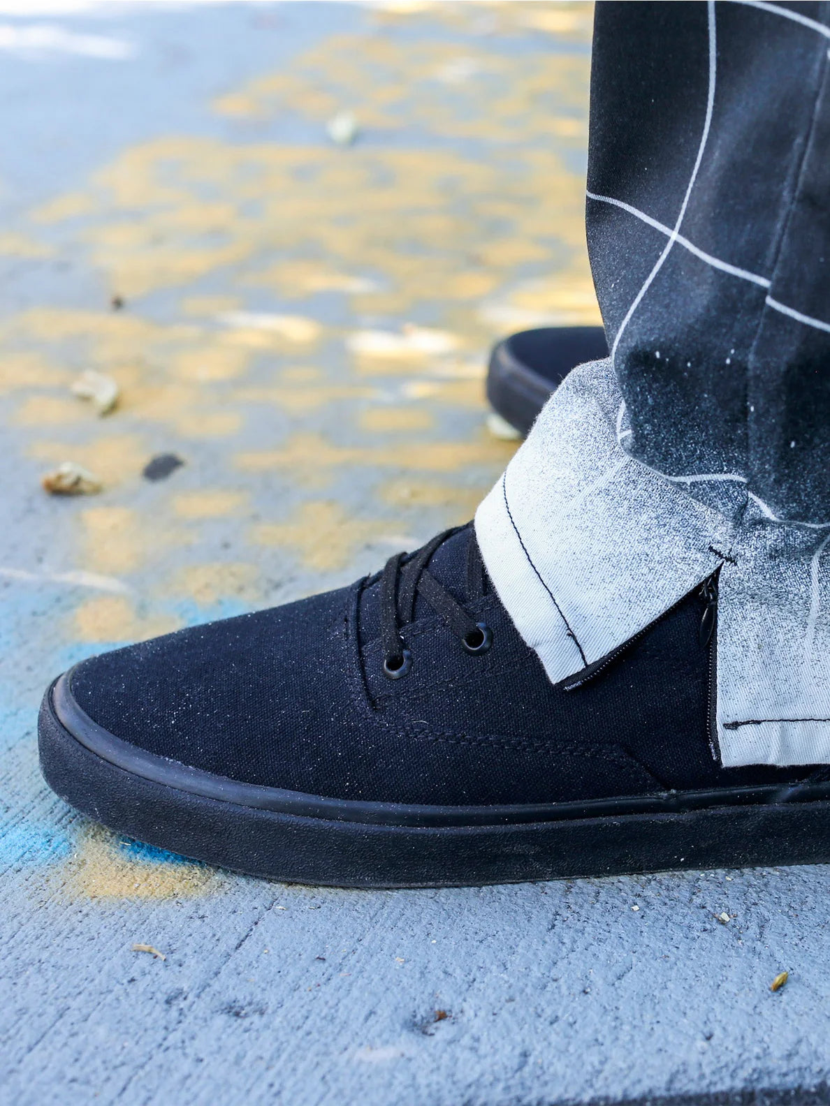 Schroff X Volcom Hose – Schwarz
