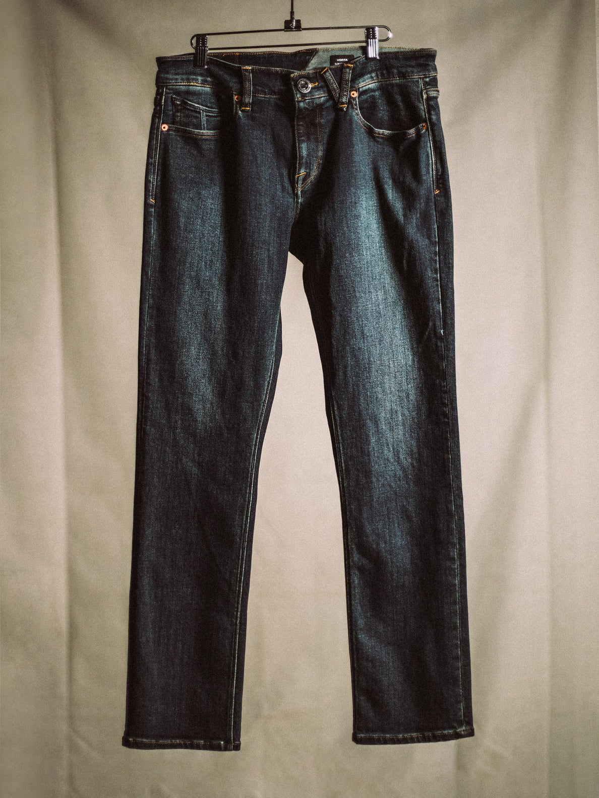 Volcom Vorta Jeans – Vintage Blau | Alle Herrenhosen | Jeanshosen | Meistverkaufte Produkte | Neue Produkte | Neueste Produkte | Sammlung_Zalando | Volcom-Shop | surfdevils.com