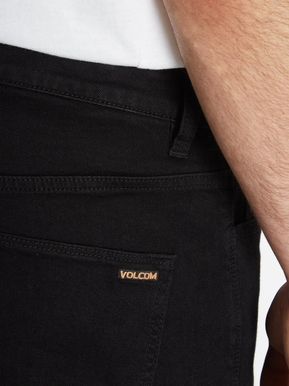 Volcom Modown Tapered Denim Jeans – Schwarz auf Schwarz