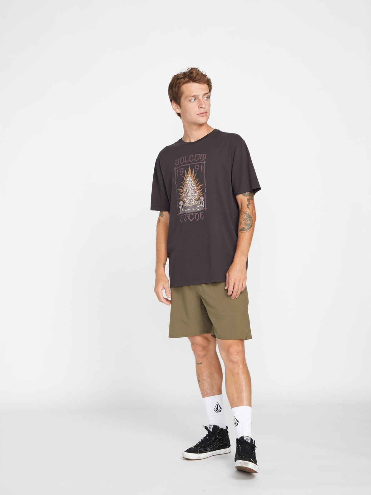 T-shirt noir rincé Volcom Caged Stone | Nouveaux produits | Produits les plus récents | Produits les plus vendus | surfdevils.com