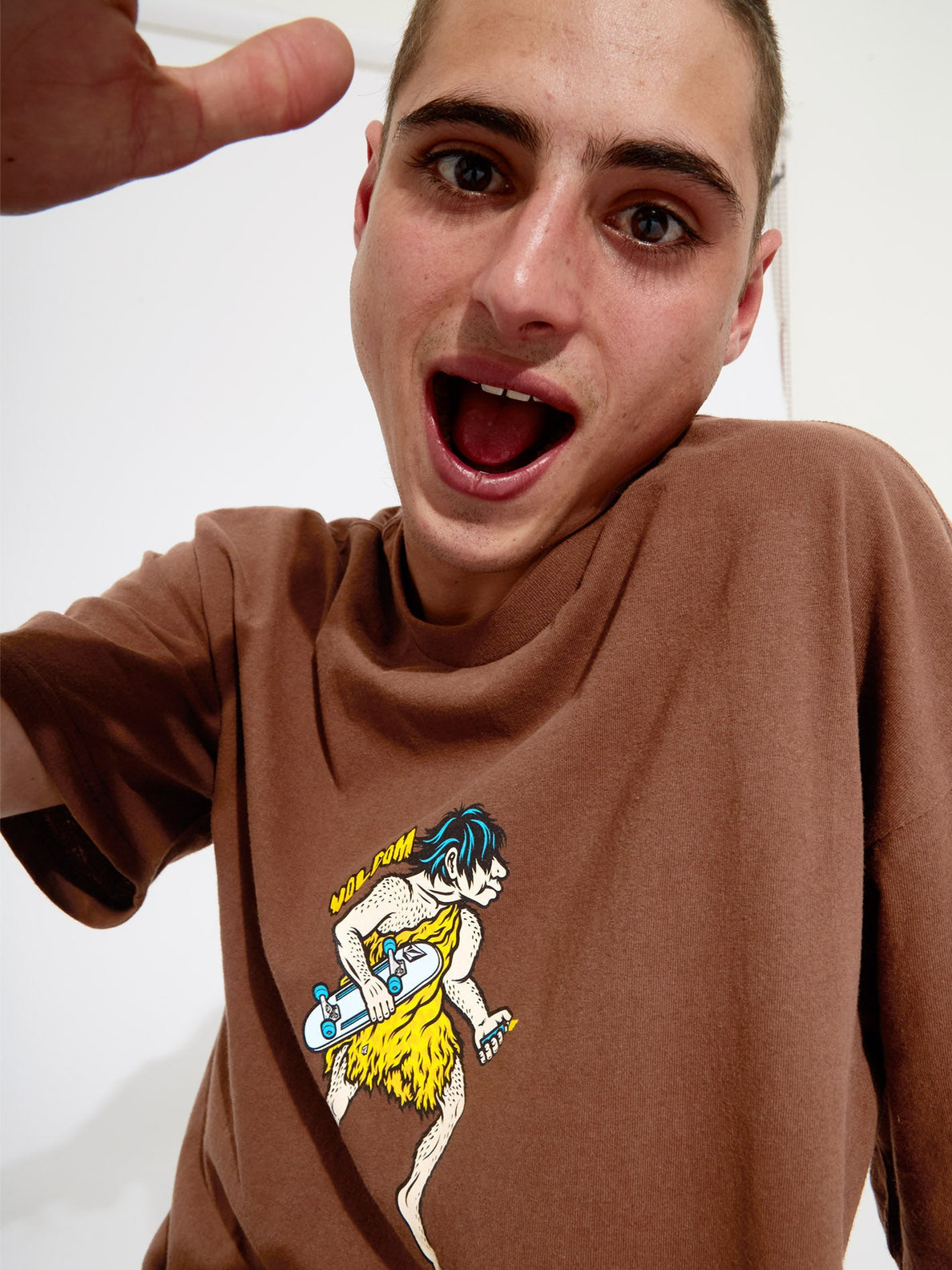 Camiseta Volcom Todd Bratrud 2 SS Burro Brown | Camisetas de hombre | Camisetas manga corta de hombre | Volcom Shop | surfdevils.com