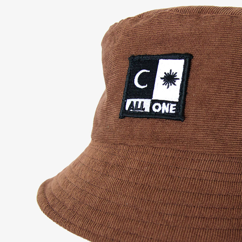 Chapeau bob réversible en velours côtelé All One Brand – Marron/Noir