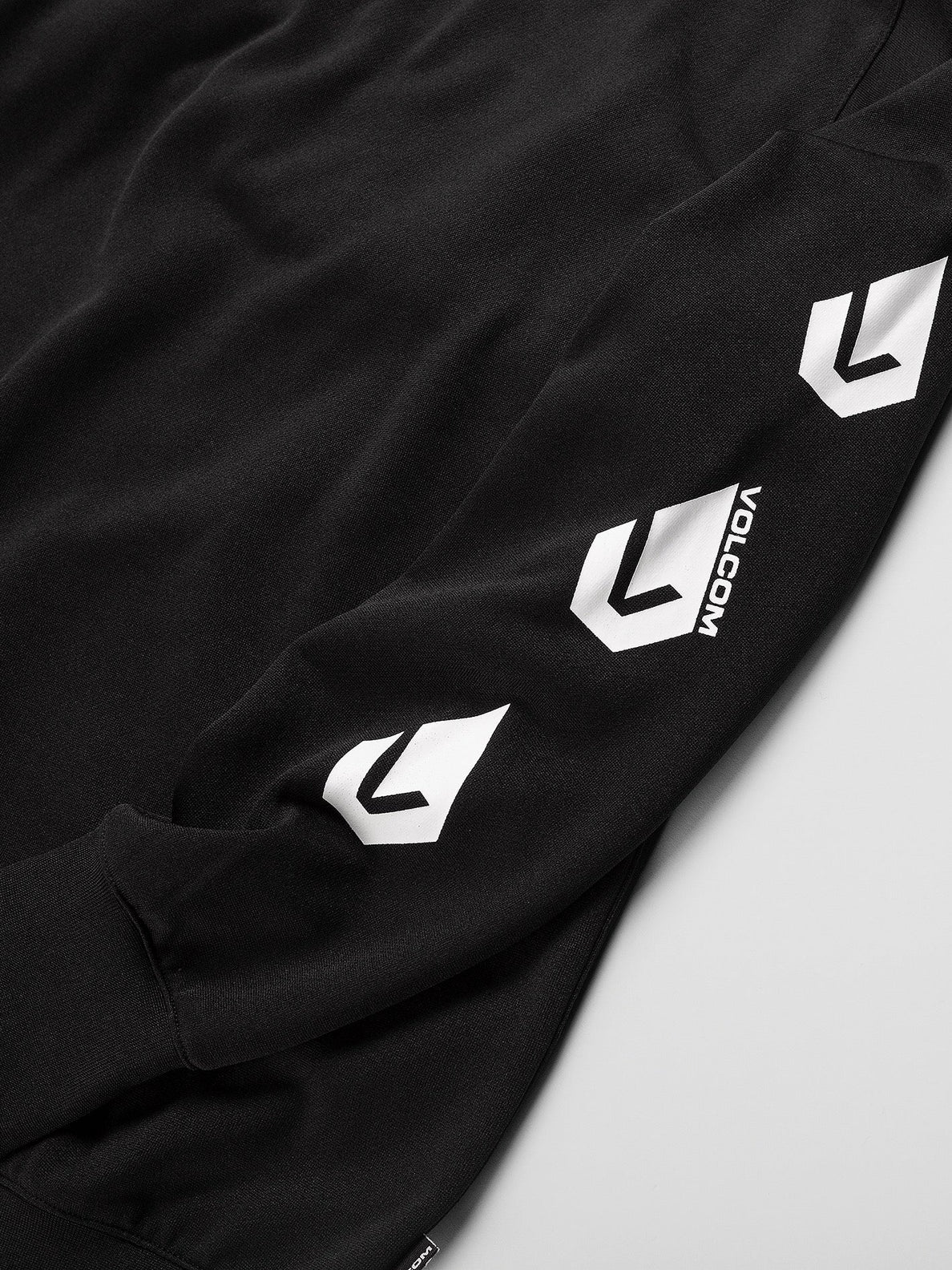 Volcom Core Hydro Crew Technisches Sweatshirt – Schwarz | meistverkaufte Produkte | Meistverkaufte Produkte | Neue Produkte | Neueste Produkte | Sammlung_Zalando | Snowboard-Shop | Snowboard-Sweatshirts | Volcom-Shop | surfdevils.com