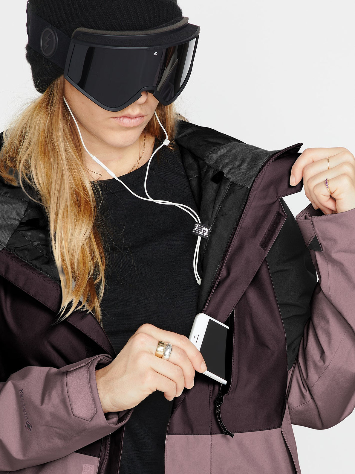 Chaqueta de snowboard Mujer Volcom Aris Insulated Gore-Tex Jacket - Black Plum | Snowboard Gore-Tex | surfdevils.com