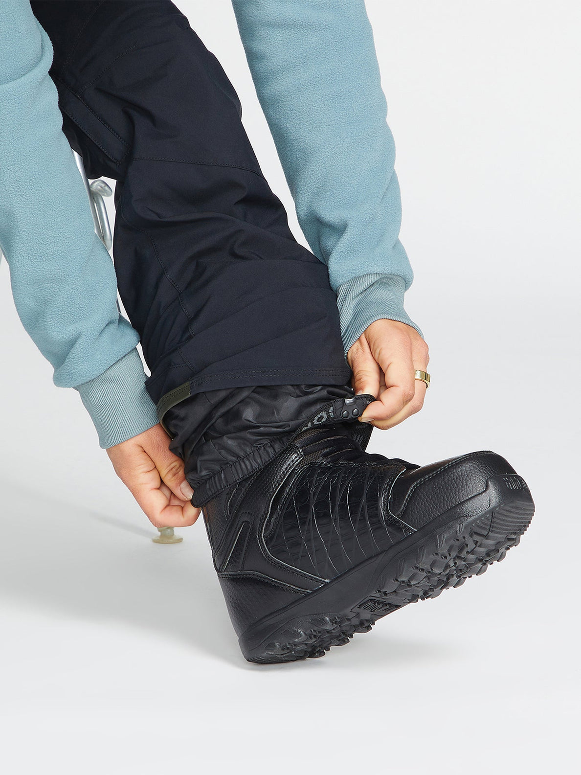 Pantalon de snowboard pour femmes Volcom Elm Stretch Gore-Tex Bib Overall - Noir