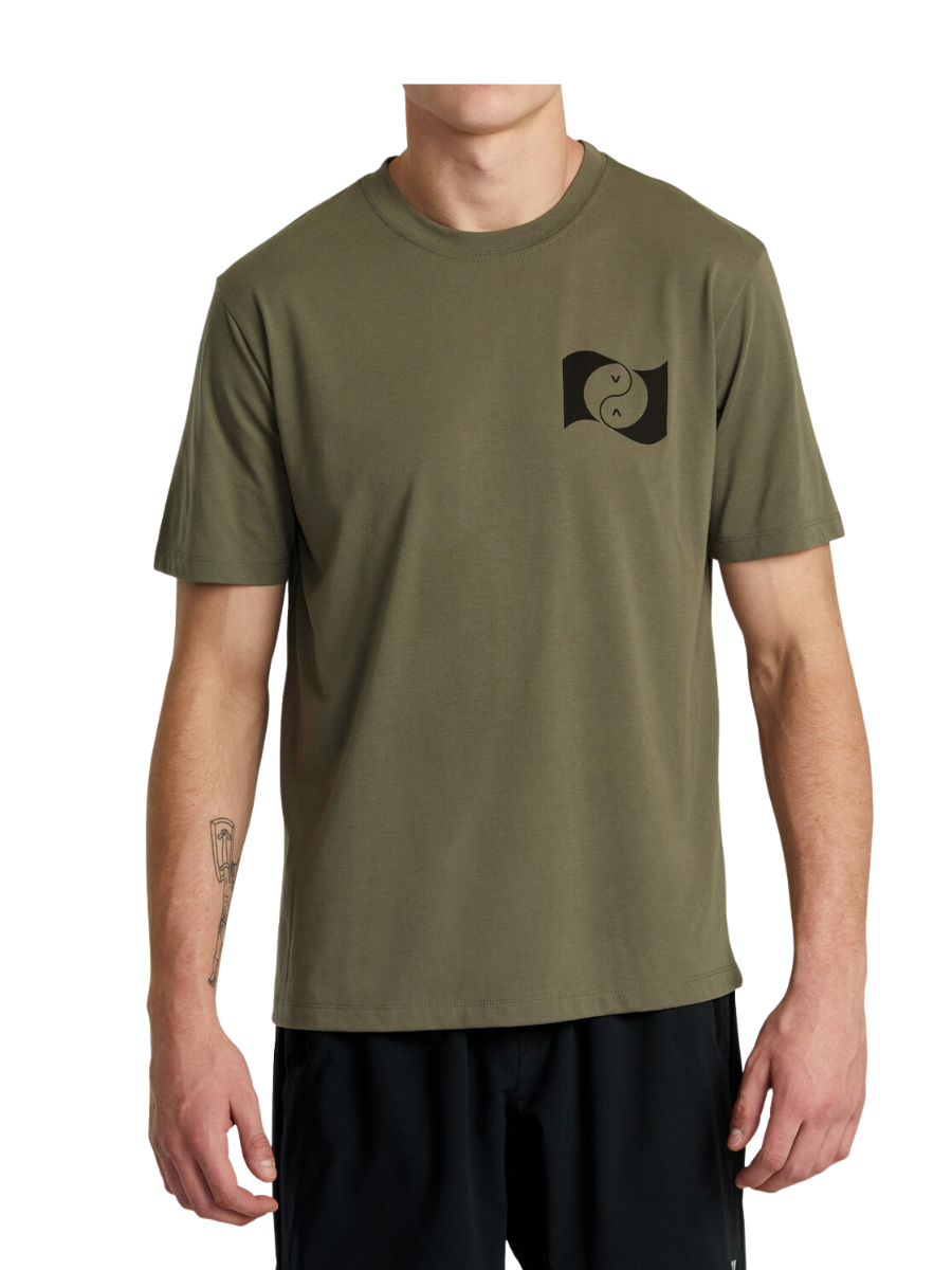 RVCA Balance Banner T-Shirt - Olive | Collection_Zalando | Nouveaux produits | Produits les plus récents | Produits les plus vendus | t-shirts pour hommes | T-shirts à manches courtes pour hommes | surfdevils.com