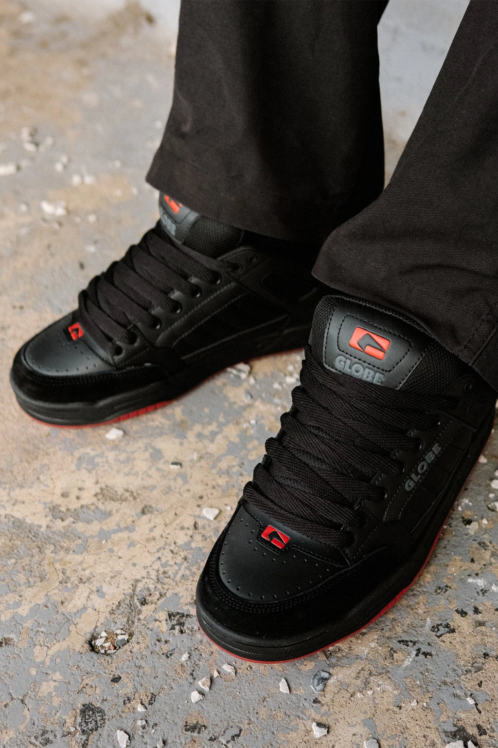 Globe Tilt calzado hombre detail 6 | Black/Red/Charcoal