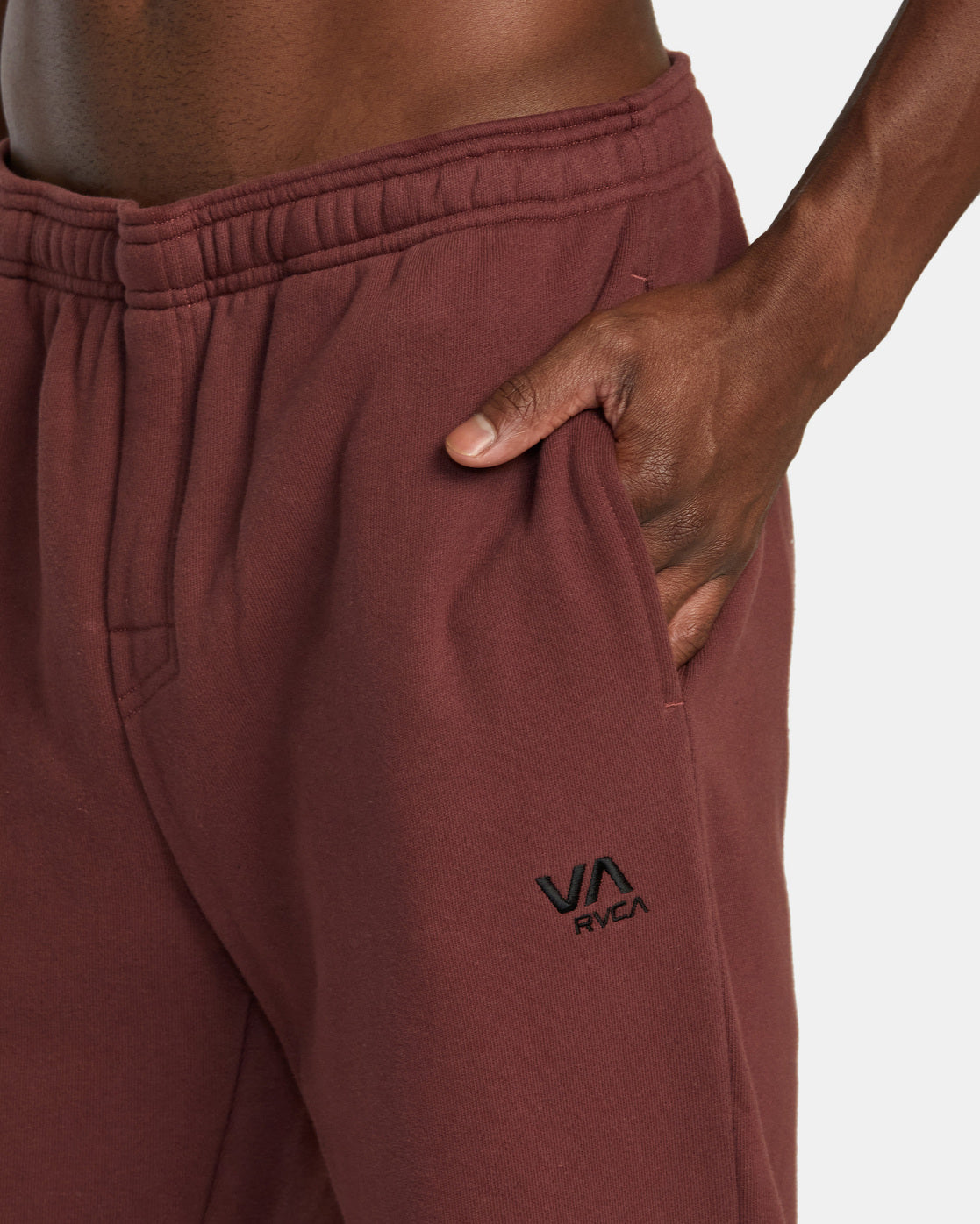 Pantalón chandal RVCA VA Essential - Burgundy | Pantalones con goma de Hombre | surfdevils.com