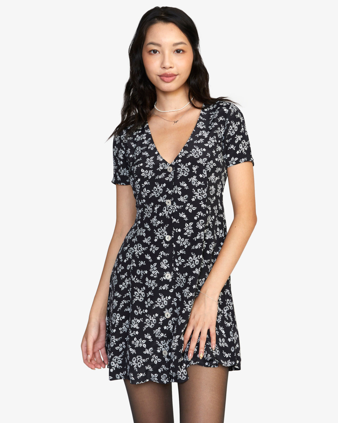 Abito nero sobrio Rvca