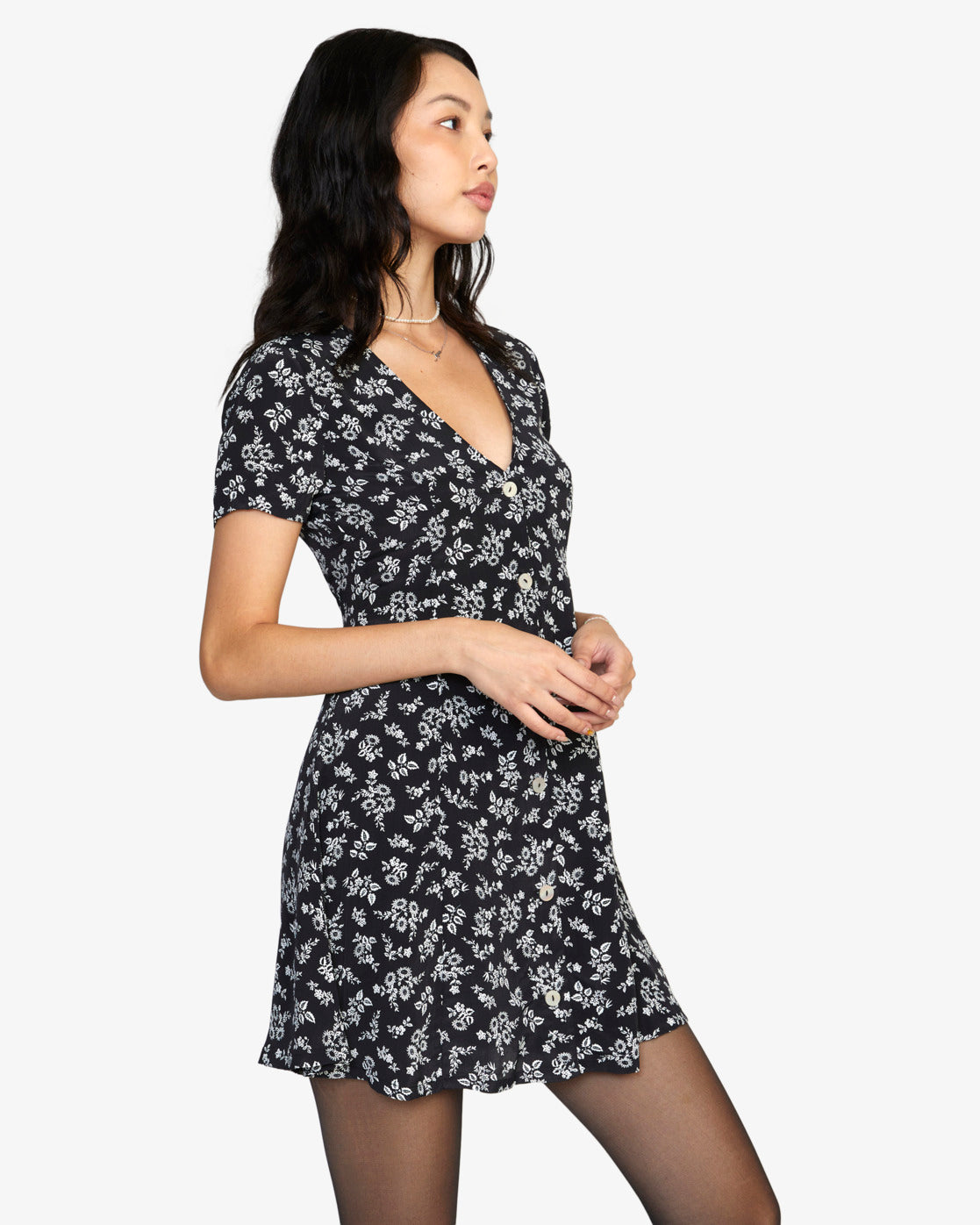 Abito nero sobrio Rvca