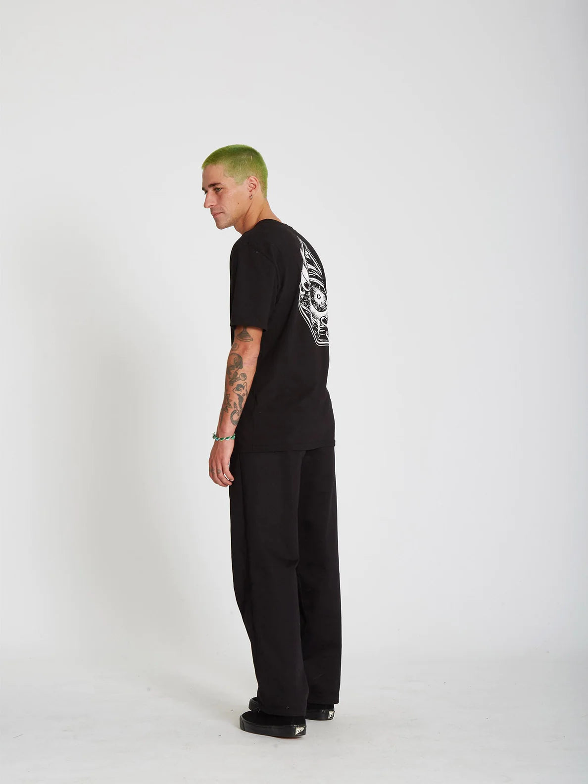 Camiseta Volcom Stone Watcher Basic Black | Best selling products | No Koongo | surfdevils.com