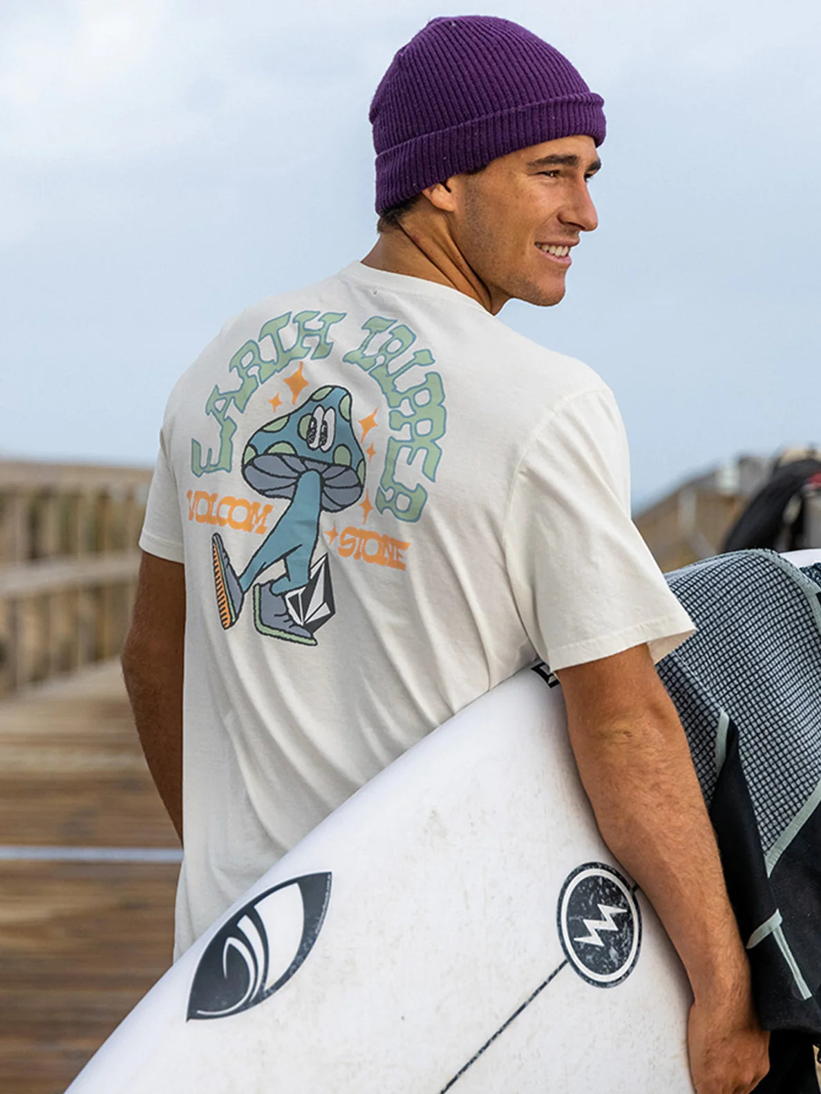 Camiseta Volcom Mr Liberty Off White | Best selling products | No Koongo | surfdevils.com
