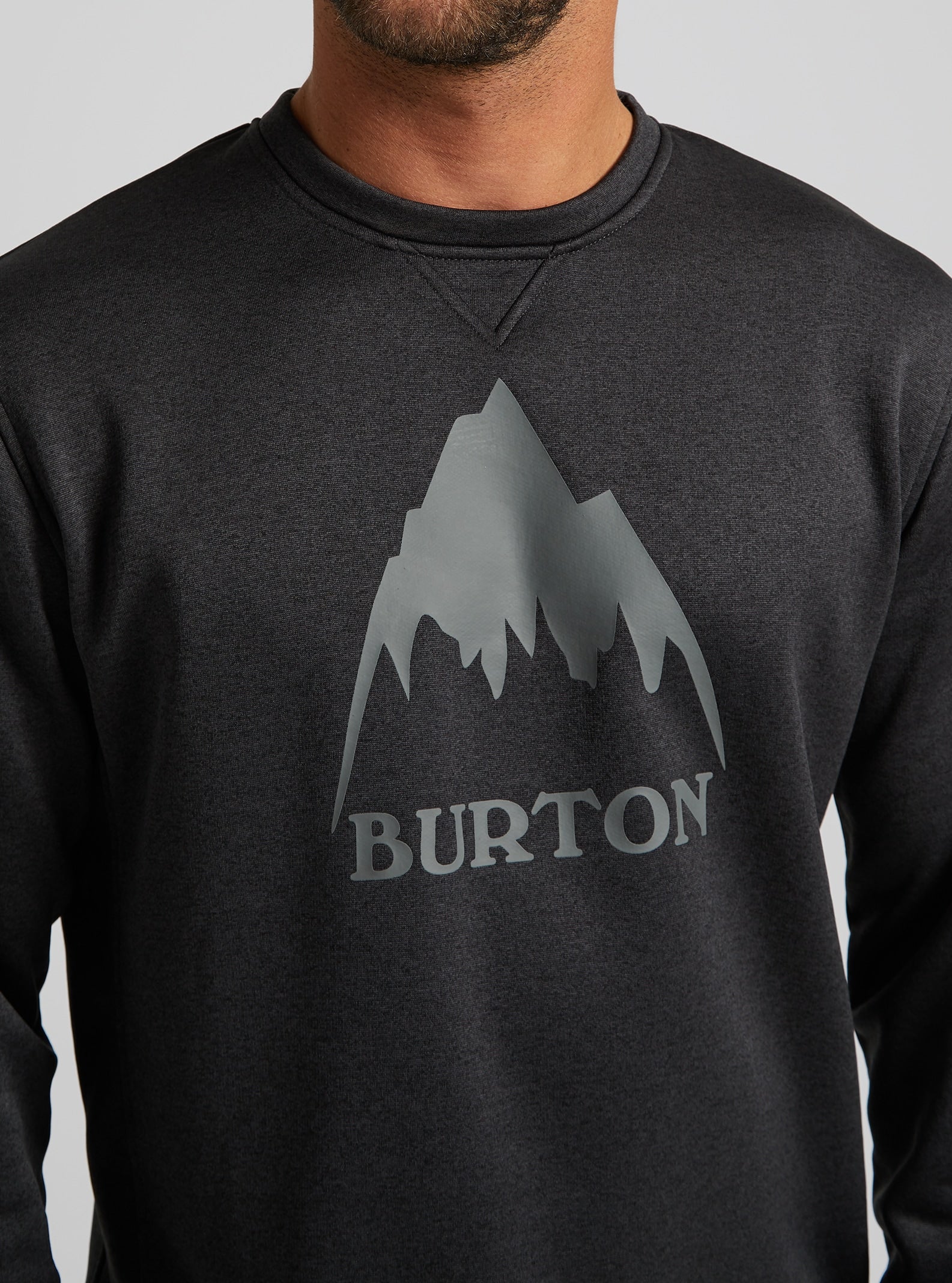 Burton Men's Oak Pullover Crew True Black Heather | Burton Snowboards | Snowboard Shop | Sudaderas de snowboard | Todas las sudaderas | surfdevils.com