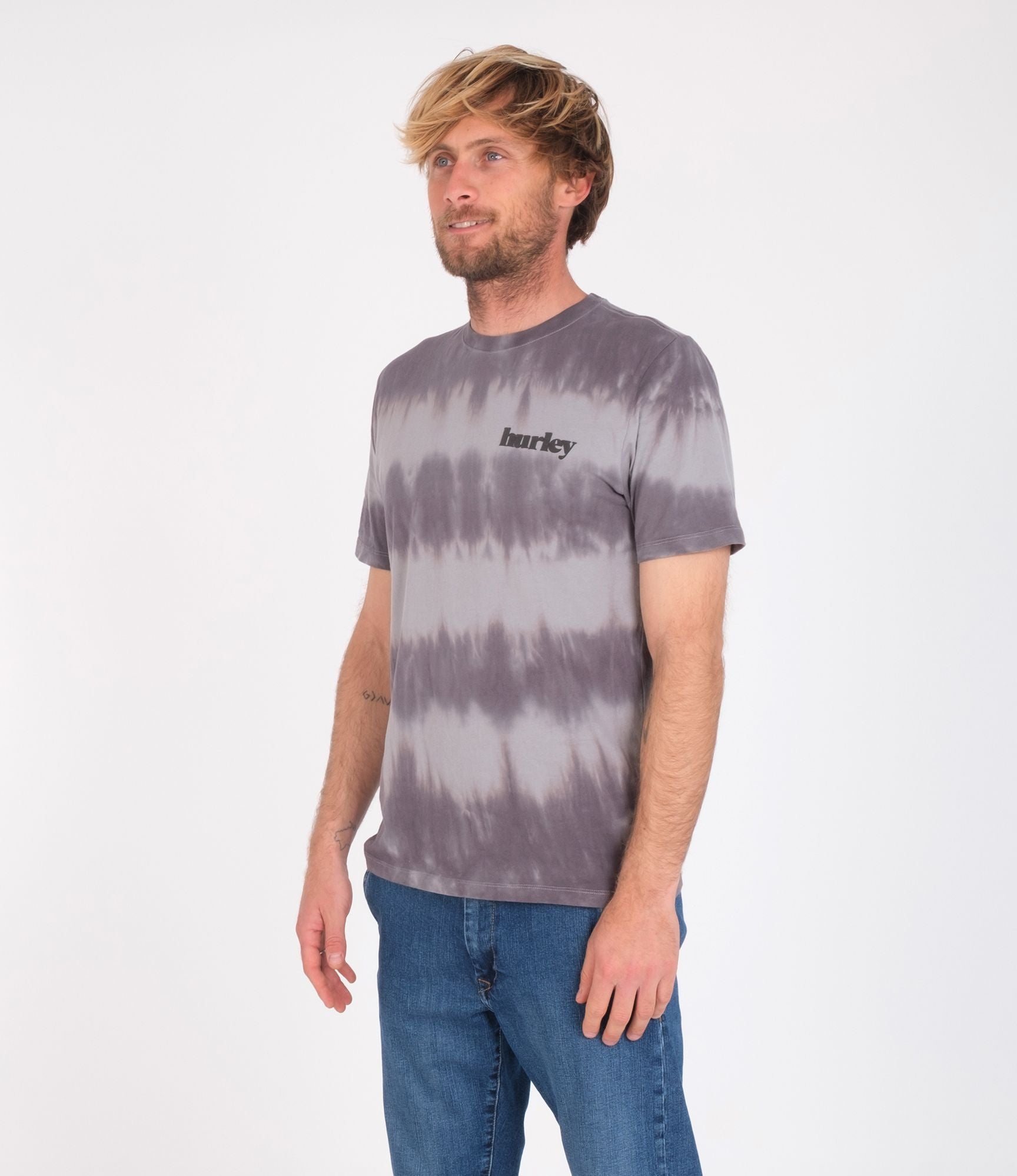 Hurley | Camiseta Hurley Everyday washed Tie Dye Particly Grey  | Camisetas, Camisetas manga corta, Men, Ropa | 