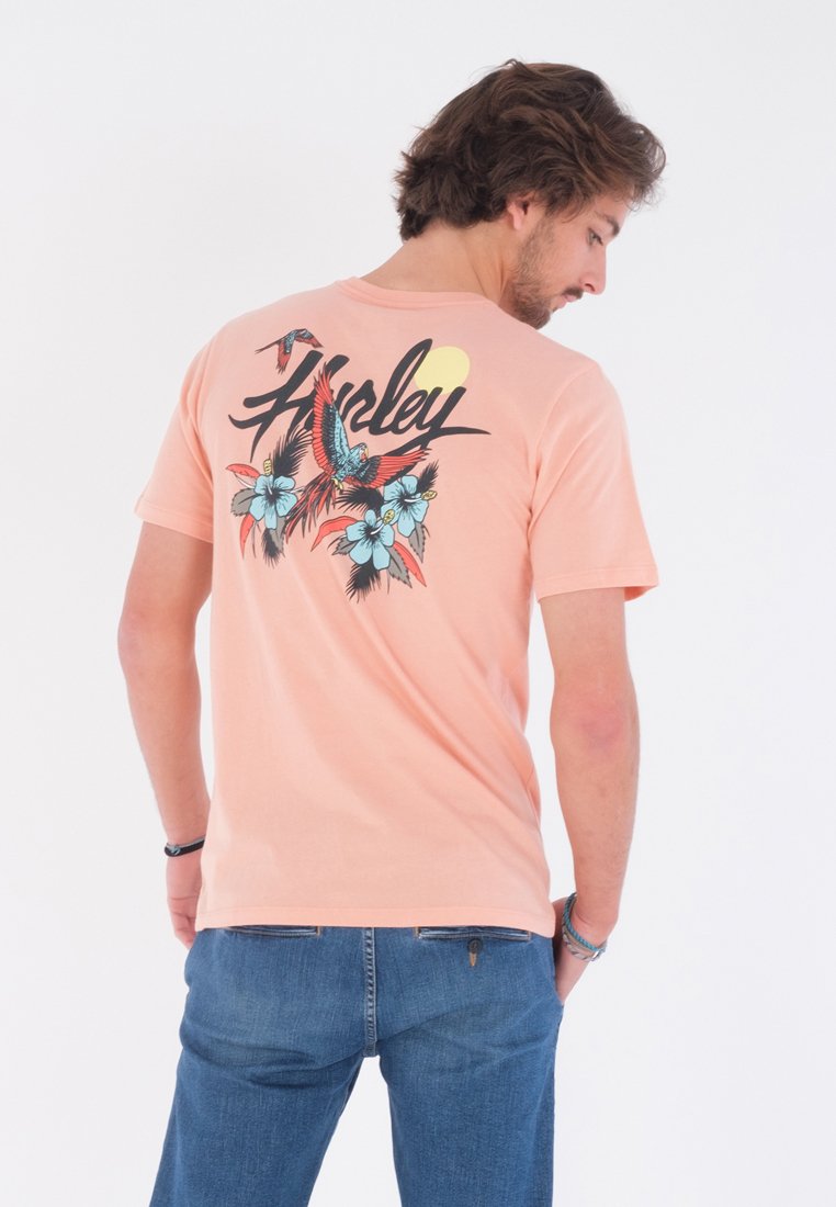 Camiseta Hurley Wash Parrot Tee Pink Quest | Camisetas de hombre | Camisetas manga corta de hombre | surfdevils.com