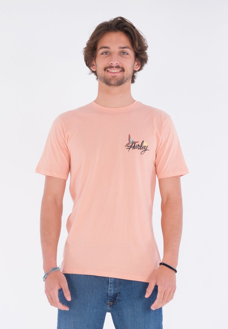 Camiseta Hurley Wash Parrot Tee Pink Quest | Camisetas de hombre | Camisetas manga corta de hombre | surfdevils.com