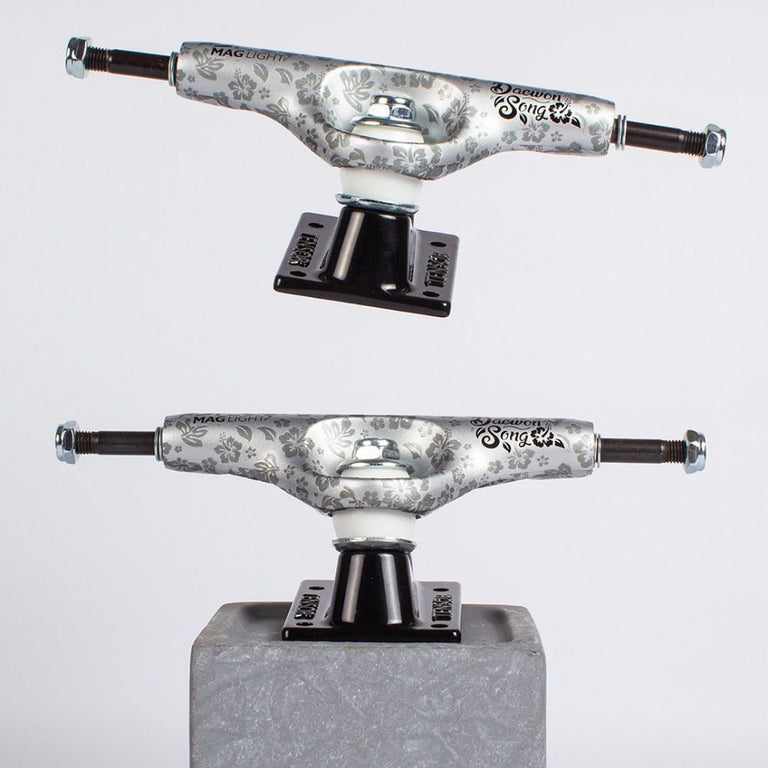 Tensor | Ejes Tensor Daewon Black Mag Light Slicks 5.25" Skateboard Trucks  | Ejes, Skate, Unisex | 