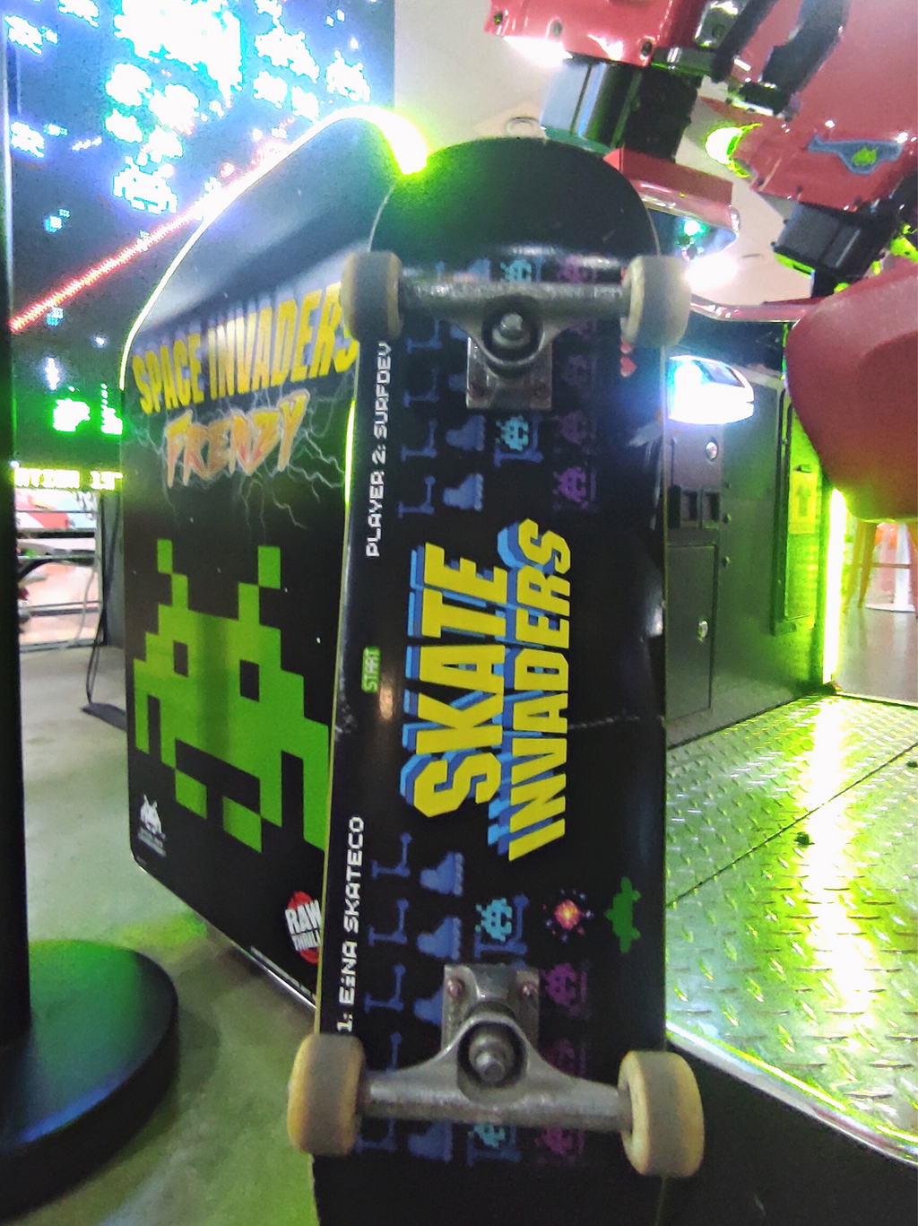 Invaders Eina x Surfdevils Collab Skate-Deck