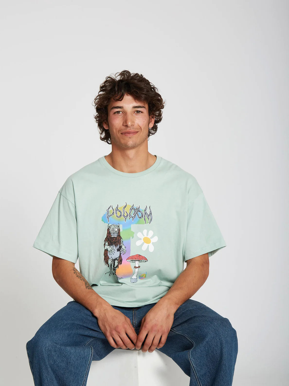 Camiseta Volcom Chrissie Abbott x French Lichen Green | Camisetas de hombre | Camisetas manga corta de hombre | Volcom Shop | surfdevils.com