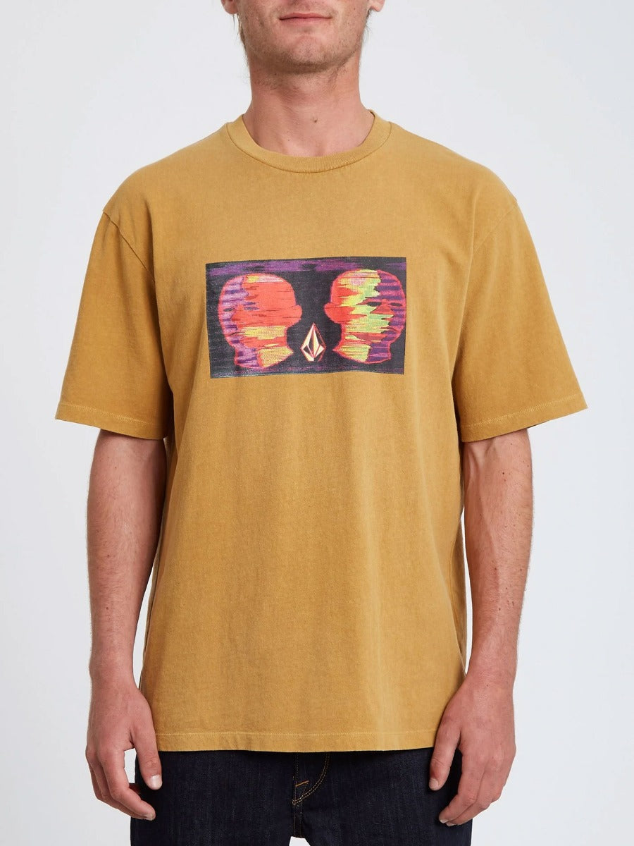 Volcom | Volcom Animoscillator Tee Mustard Gold  | Camisetas, Camisetas manga corta, Men, Ropa | 