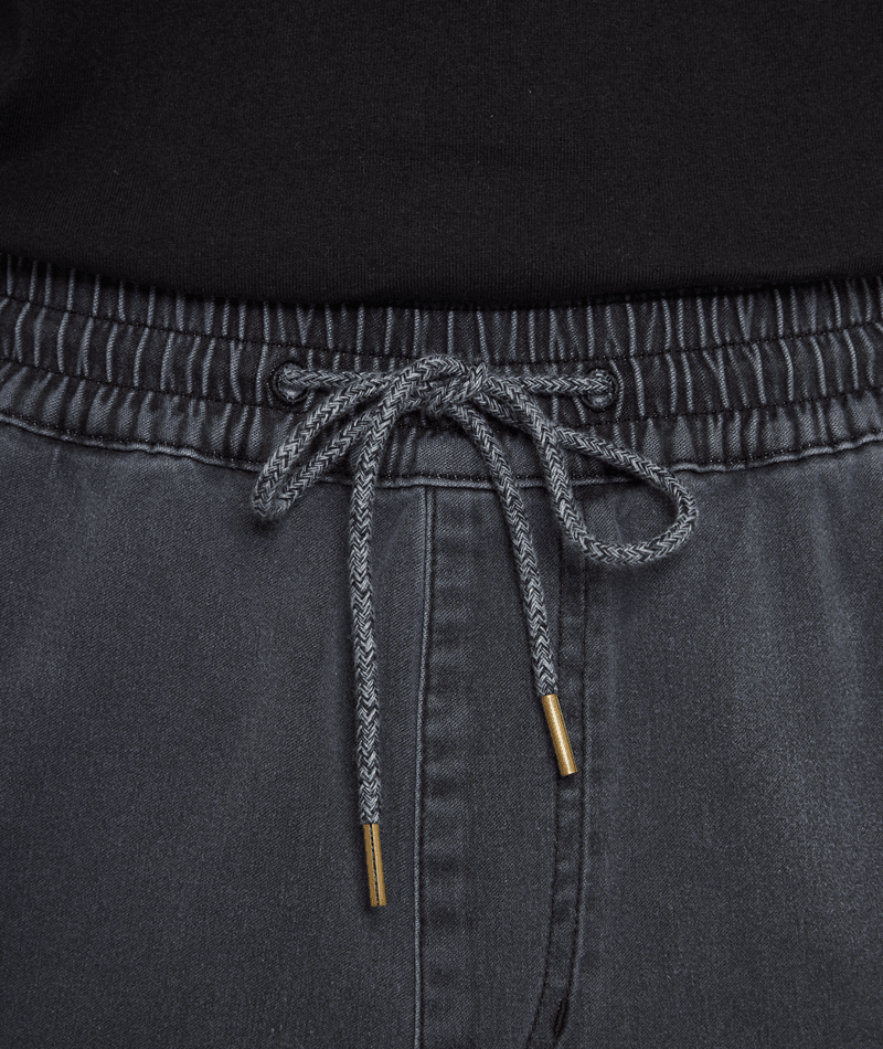 Volcom | Volcom Denim Jogger Fade To Black  | Men, Pantalones, Pantalones de chandal, Ropa | 