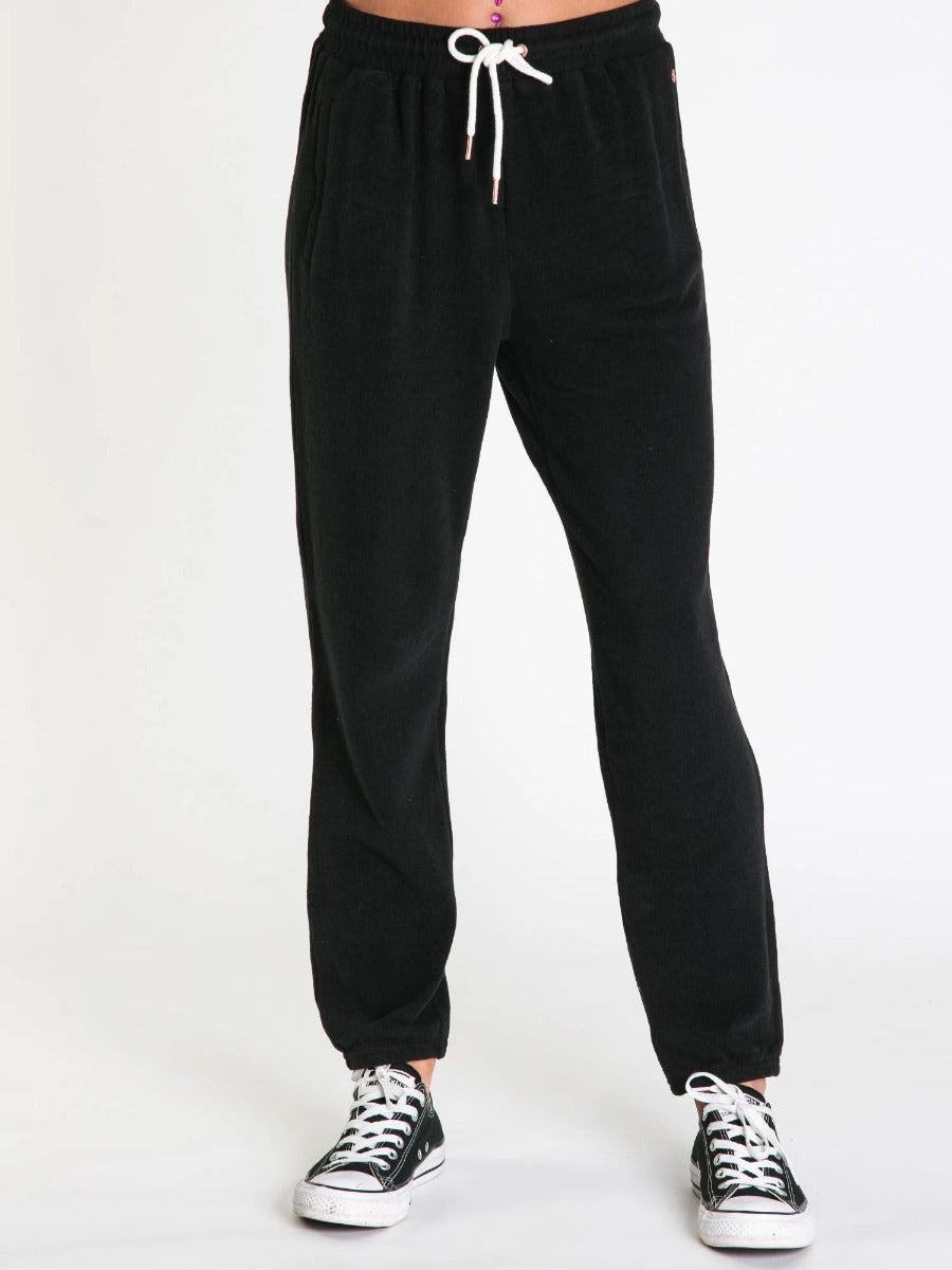 Volcom Pantalon Lil Fleece pour femme Noir | Boutique Volcom | Collection_Zalando | Nouveaux produits | pantalon femme | Produits les plus récents | Produits les plus vendus | surfdevils.com