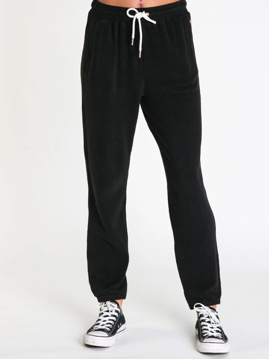 Volcom | Volcom Women Lil Fleece Pant Black  | Pantalones, Pantalones de chandal, Ropa, Women | 