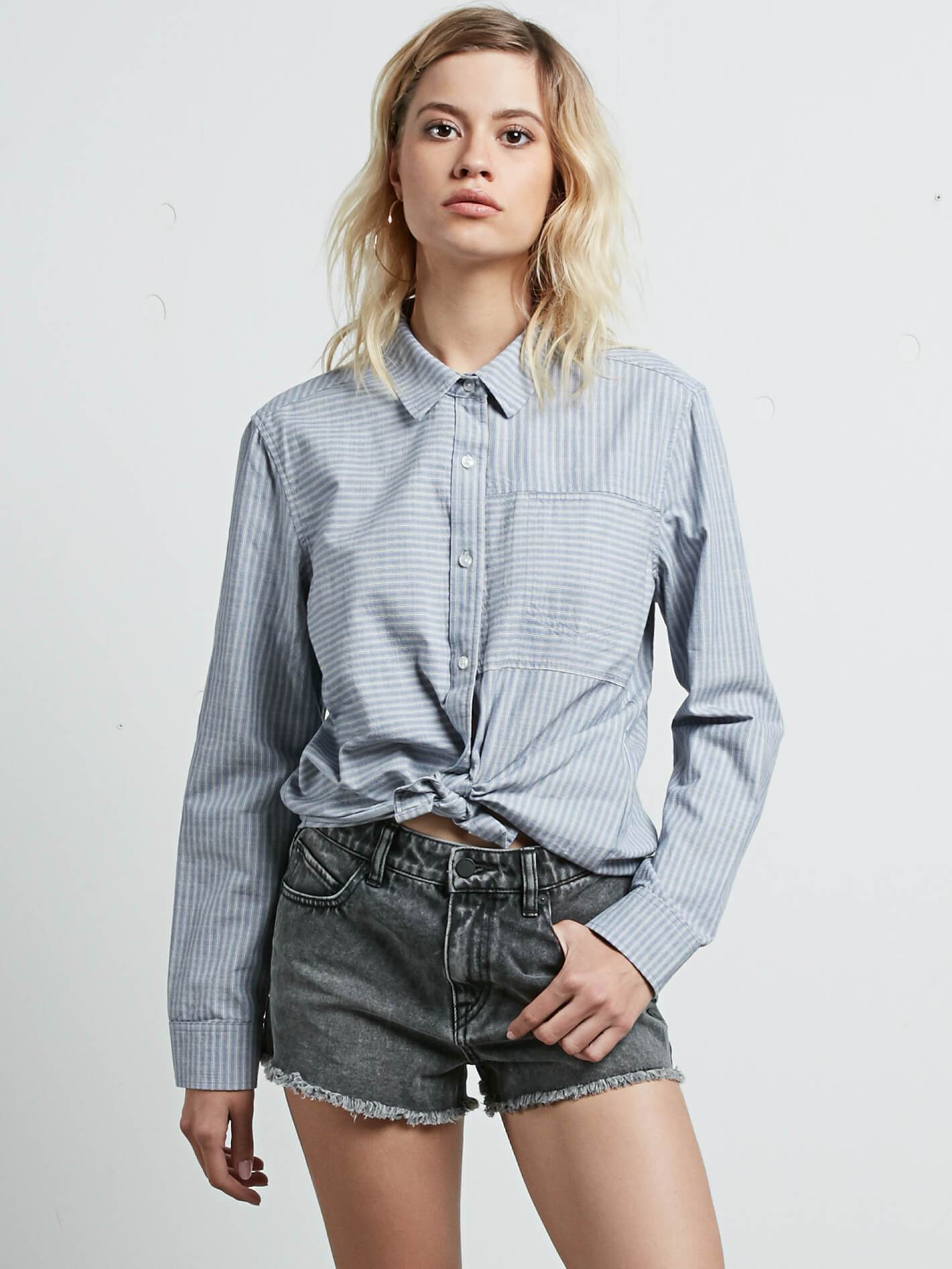 Volcom | Women's Cham Stripe Ls Shirt STP  | Camisas, Camisas manga larga, Ropa, Women | 